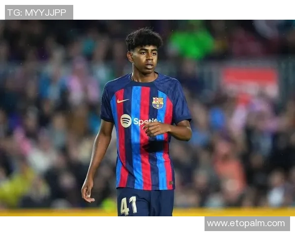 19岁足球明星崭露头角引领新时代球场风潮成就未来之星