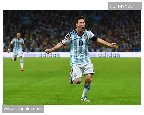 72年足球明星的传奇人生与辉煌成就回顾 72年足球明星的传奇人生与辉煌成就回顾