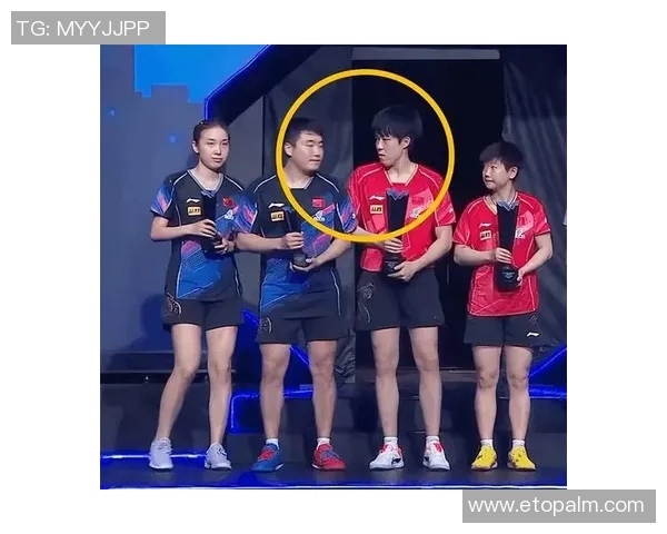 玫瑰与足球明星的亲密合影展现了运动与美的完美结合 玫瑰与足球明星的亲密合影展现了运动与美的完美结合